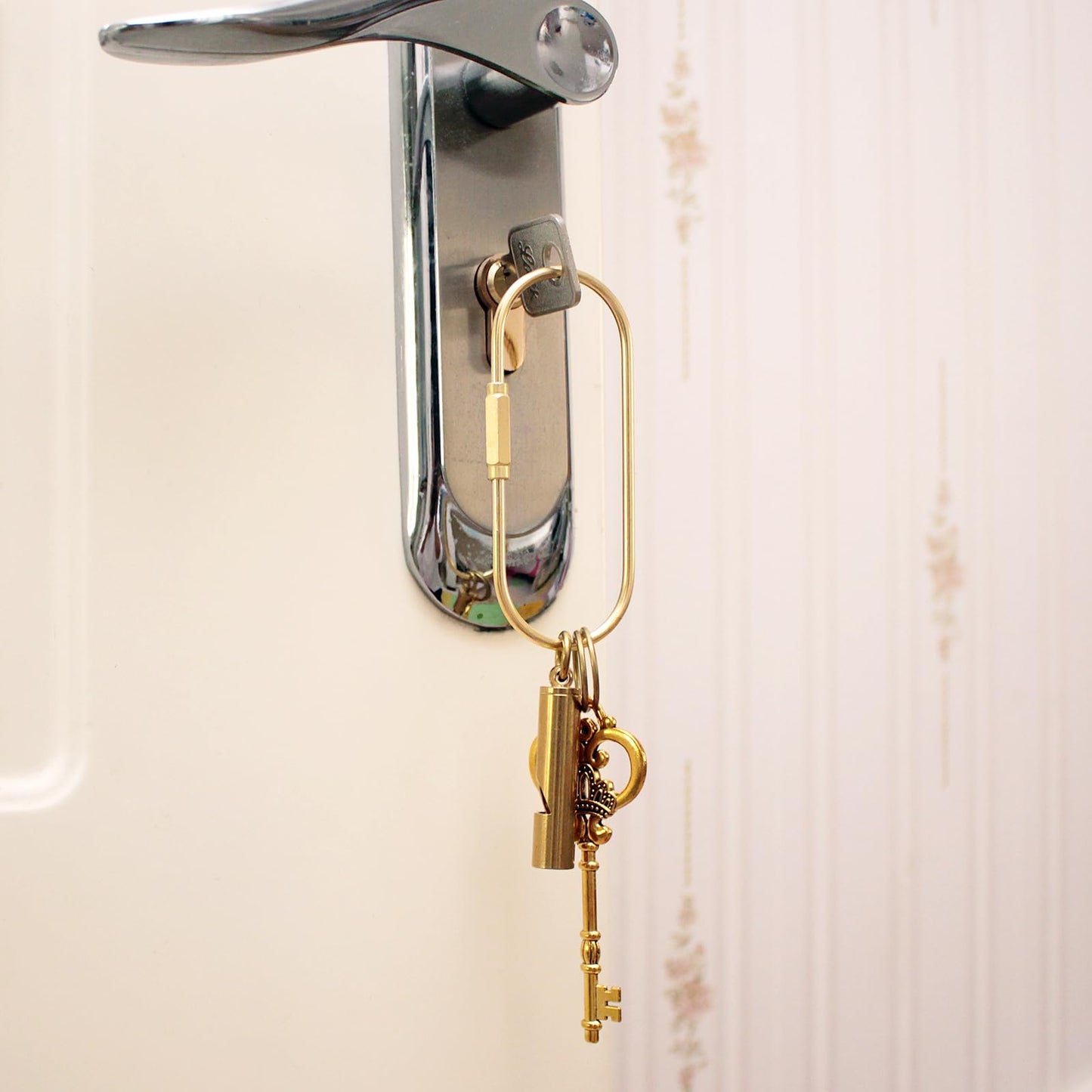 Golden brass key ring, wallet hanging decoration, screw lock key storage, carabiner key chain clip